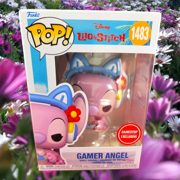Gamer angel gamestop exclusive funko # 1483 (nib) With pop protector - Picture 1 of 7